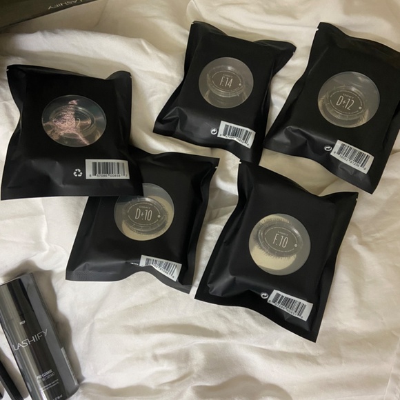 NIB Lashify Control Kit Starter Bundle Set! - Picture 3 of 5